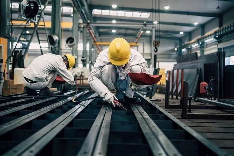 Ücretli çalışan sayısı Ağustos’ta arttı… Ticaret-hizmet sektörü lider