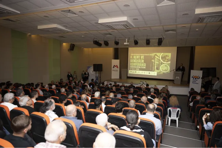 Mersin’de ‘Denizle Bütünleşen Kent Vizyonu’ konferansta masaya yatırıldı