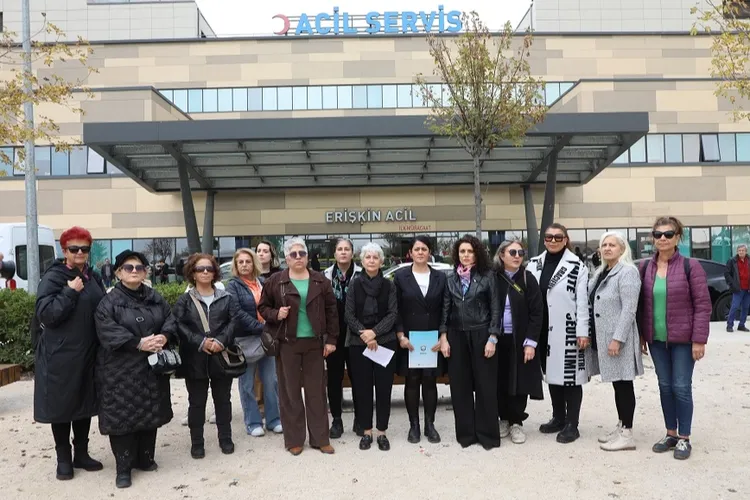 Mudanyalı kadınlar Bursa Şehir Hastanesi önünden kadına şiddete ‘dur’ dedi